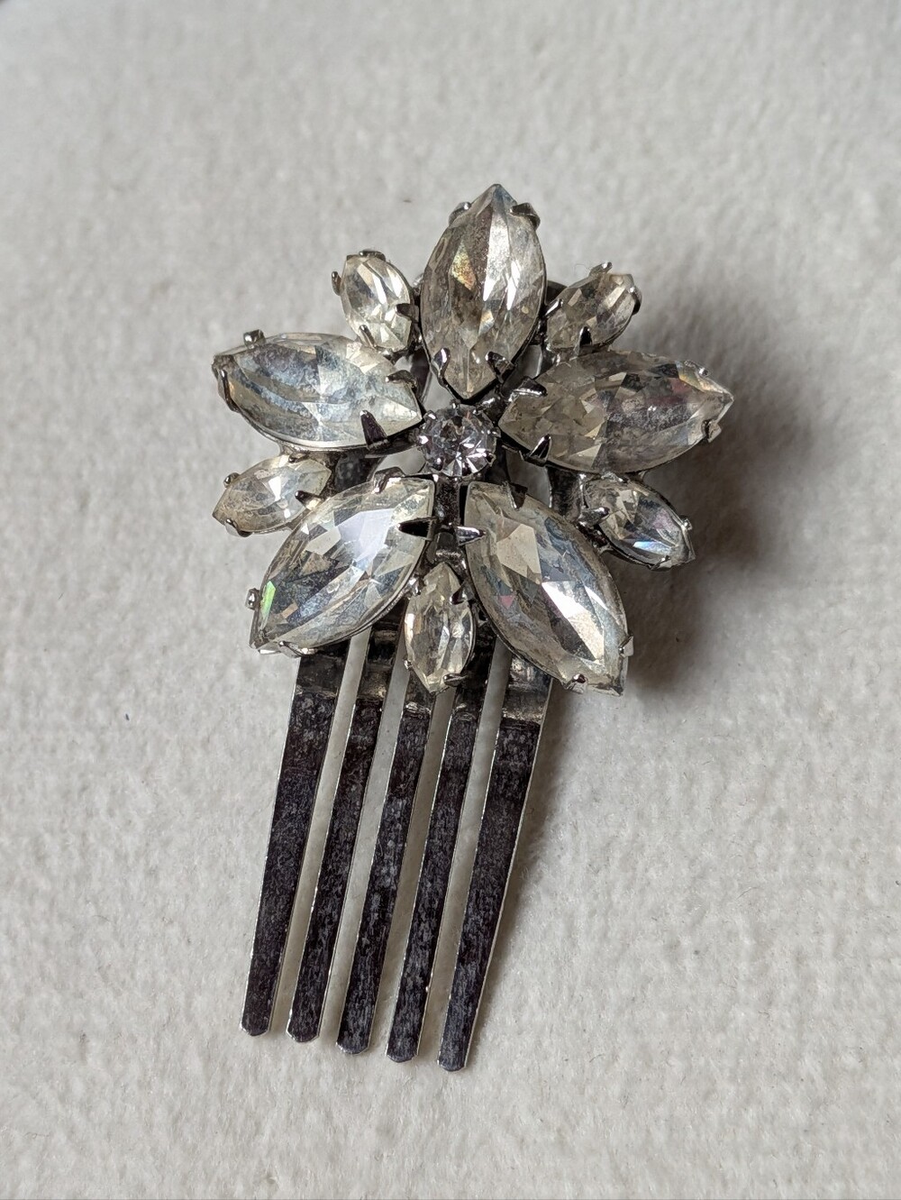 Vintage Silver-Tone Rhinestone Floral Hair Comb Clip – Old Hollywood Glam